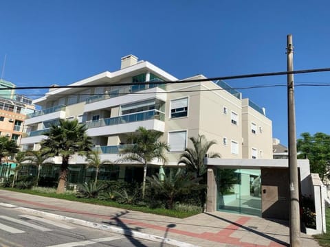 Apartamento Completo na Praia dos Ingleses Condo in Florianopolis