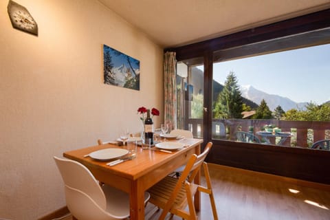 Dining area, Mountain view