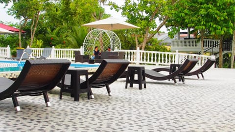 Garden, Pool view, sunbed