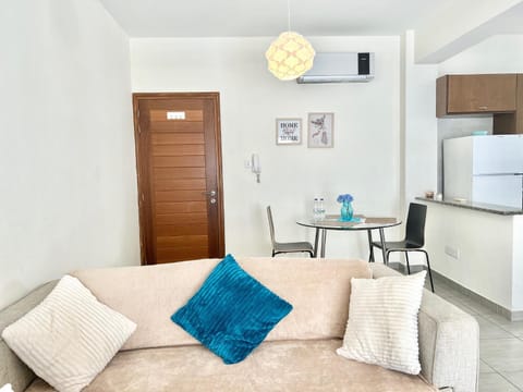 SUN JULZ Apartments on the Beach Condominio in Paphos