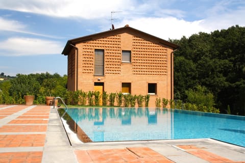 Property building, Day, Pool view, Swimming pool