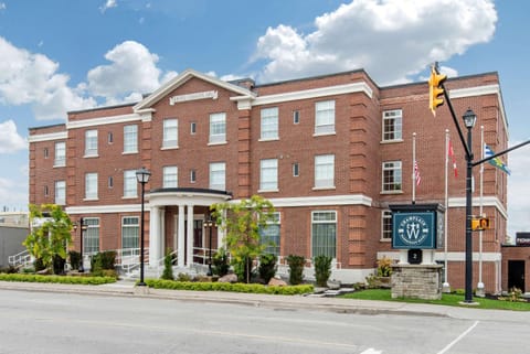 The Champlain Waterfront Hotel, an Ascend Hotel Collection Hotel in Orillia