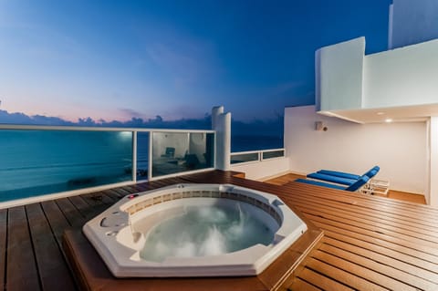 Hot Tub, Hot Tub, Balcony/Terrace, Balcony/Terrace, Sea view