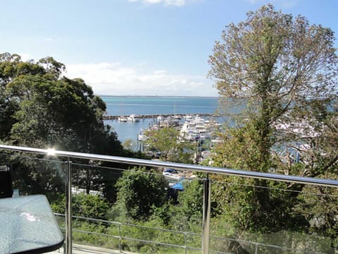 Paradiso, 3,4 Laman Street - Unit with water views, aircon, pool and in the heart of town Condominio in Nelson Bay