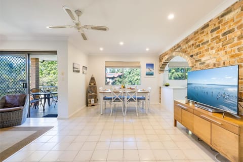 2 10 Krait Close - Only 350mtrs to the Boat Ramp and Wifi House in Nelson Bay
