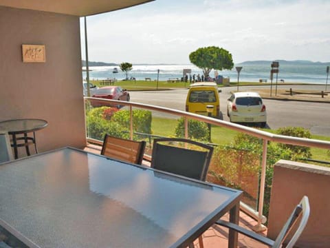 Florentine 4 spectacular views and air conditioning Apartment in Nelson Bay