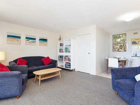 Far Horizons 3 cosy comfortable unit with filtered views Apartment in Shoal Bay