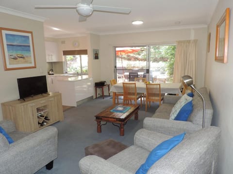 Adriana 3 unit with a backyard Apartment in Shoal Bay