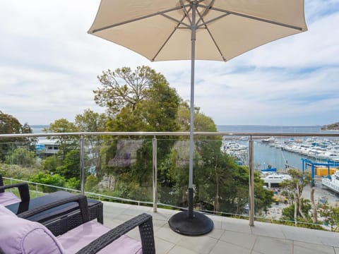 Paradiso, 2,4 Laman Street - Unit with stunning water views Air Con and pool Condo in Nelson Bay