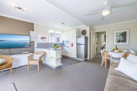 Sebastapol, 4,66 Thurlow Avenue - Unit with wonderful views across the bay Apartment in Nelson Bay