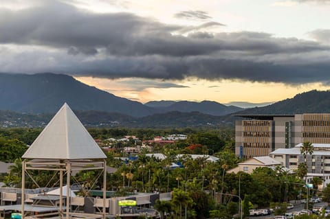 Rydges Esplanade Resort Cairns Hotel in Cairns
