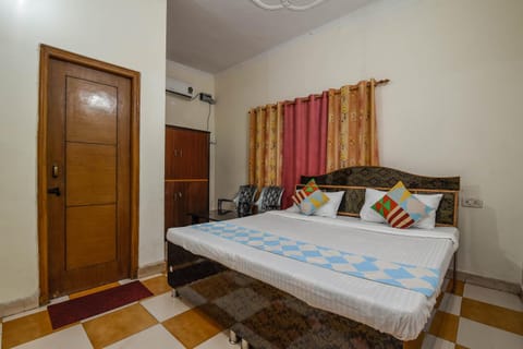 OYO Kuber Guest house Condo in Dehradun