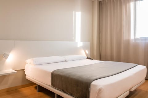 Vértice Roomspace Bed and Breakfast in Madrid