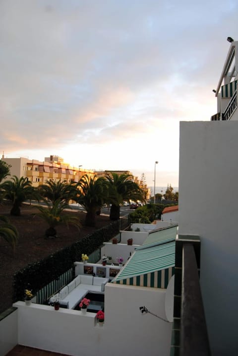 Ocean Light Apartment (100m from the beach) Condominio in Los Cristianos