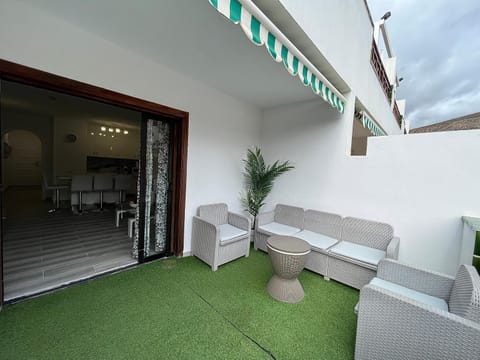 Ocean Light Apartment (100m from the beach) Apartment in Los Cristianos