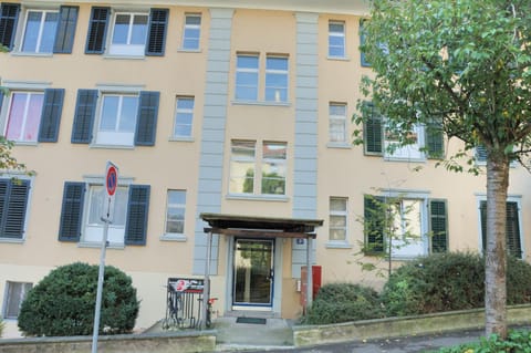 2BR flat near lake and central - Stardust 22 Apartment in Zurich City