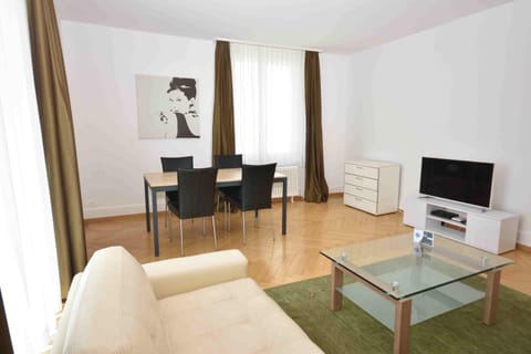 2BR flat near lake and central - Stardust 22 Apartment in Zurich City