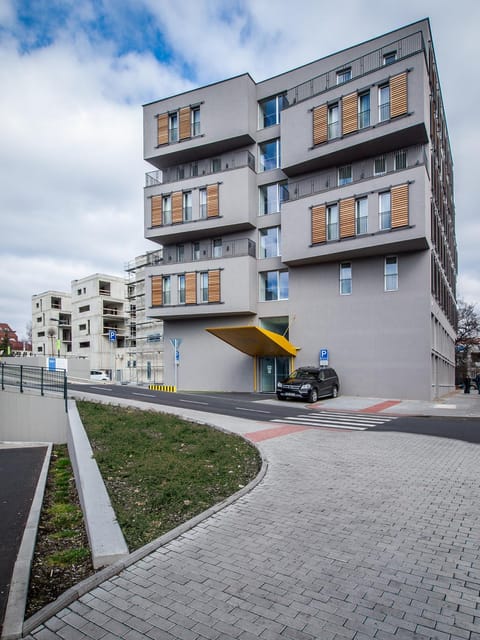 Property building, Facade/entrance