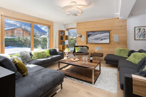 Chalet Montana- Chamonix All Year Chalet in Les Houches
