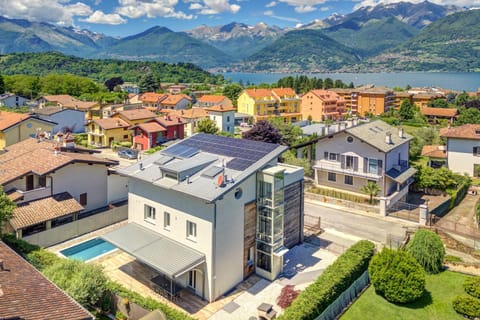 Property building, Bird's eye view, Swimming pool