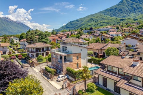 Property building, Neighbourhood, Swimming pool