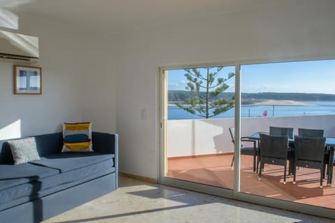 Balcony/Terrace, Living room, River view, Sea view