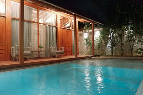 Garden, Balcony/Terrace, Seating area, Pool view