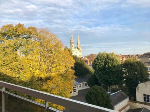 Appartement avec parking et balcon vue Cathédrale Apartment in Chartres