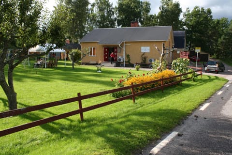 Facade/entrance, Garden