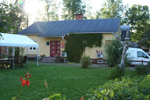 Facade/entrance, Garden