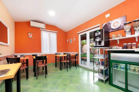 Apartments Erik B&B Adults only Bed and Breakfast in Cademia ulica
