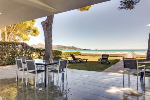 Balcony/Terrace, Beach, Sea view, sunbed