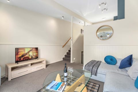 Lake View Greenstone Apartment ONE Apartment in Queenstown