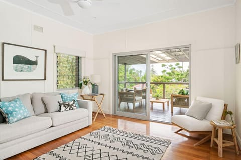 Balcony/Terrace, Living room, Decorative detail, Seating area, fireplace