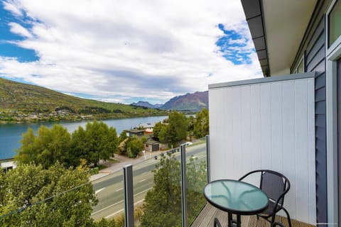 Lake View Greenstone Apartment Two Apartment in Queenstown