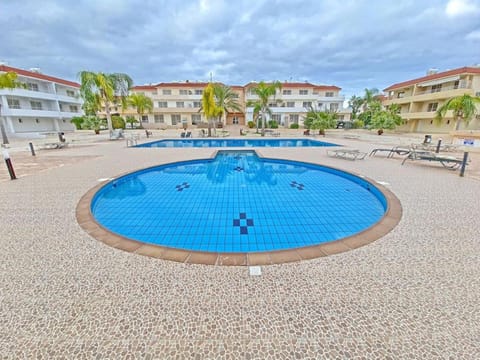 Pool view, Swimming pool, Swimming pool, children