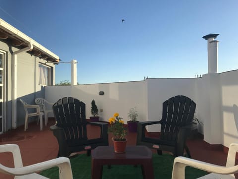 Balcony/Terrace, City view, Mountain view