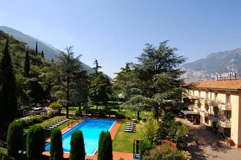 Garden view, Mountain view, Pool view