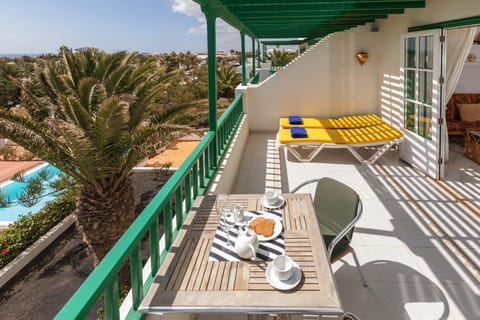 Conylanza Golf y Mar Suites Apartment in Costa Teguise