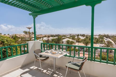 Conylanza Golf y Mar Suites Condo in Costa Teguise