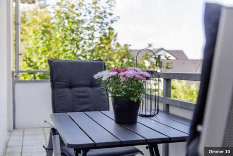 Balcony/Terrace, Garden view