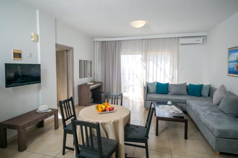 Crystallo Apartments Appart-hôtel in Paphos