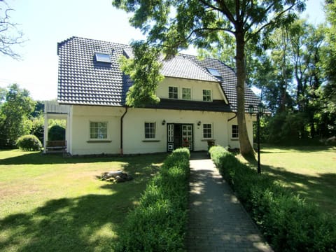 Facade/entrance, Garden