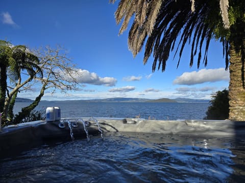 Hot Tub, Lake view