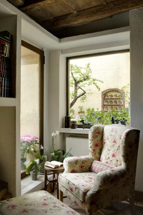 View (from property/room), Decorative detail, Seating area