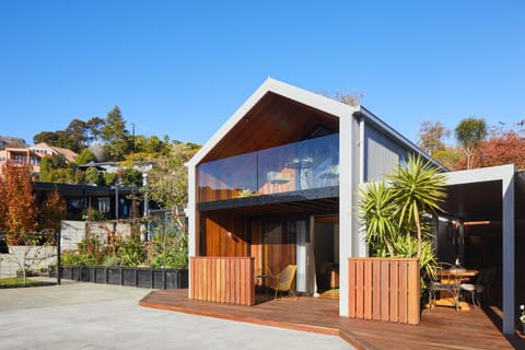 Property building, Day, Garden, Garden view