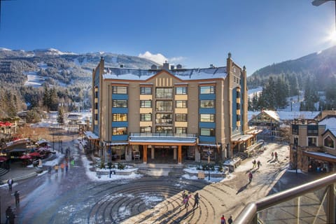 Facade/entrance, Day, Neighbourhood, Natural landscape, Winter