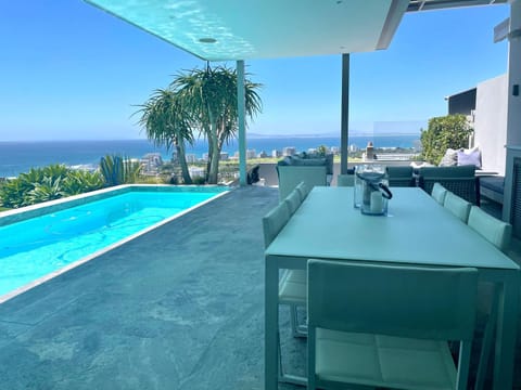 Upper Sea View Chalet in Sea Point