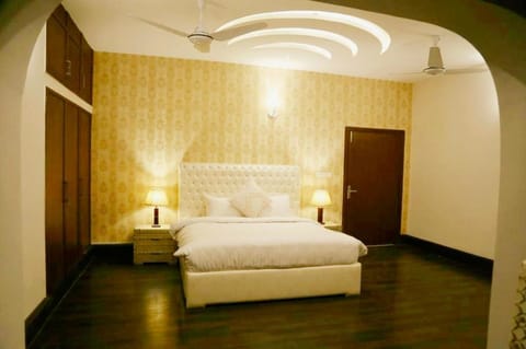 Royal Grace Guest House Bed and Breakfast in Islamabad