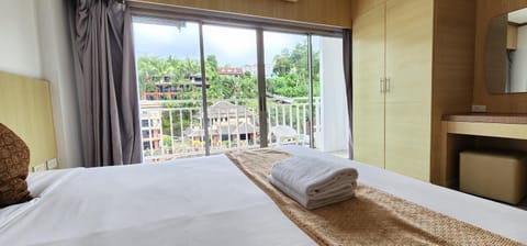 Eden Park Bed and Breakfast in Patong